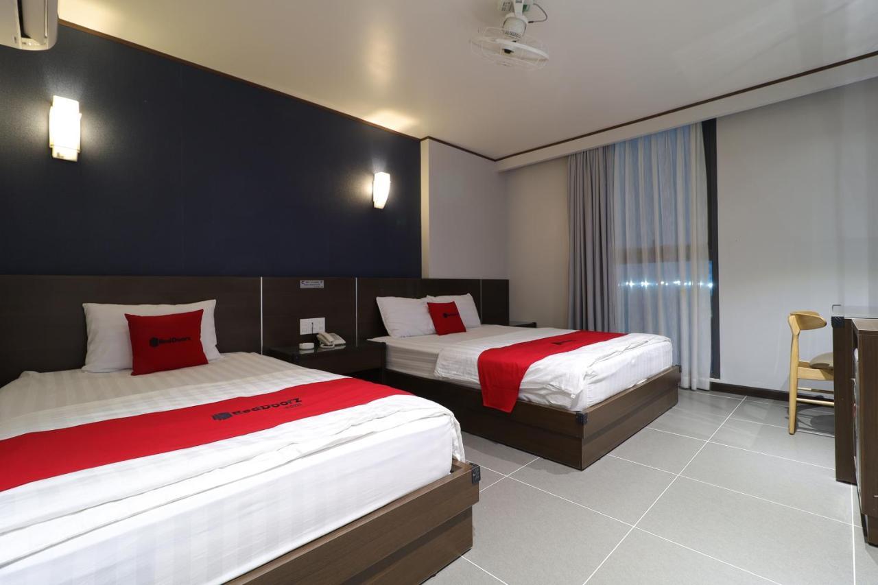 Reddoorz Plus & Cloud 9 Quang Trung Hotel Хошимин Екстериор снимка